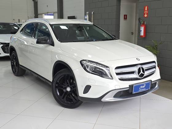 MERCEDES-BENZ GLA 200 1.6 CGI ADVANCE 16V TURBO FLEX 4P AUTOMÁTICO